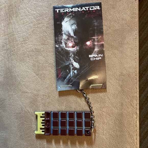 Terminator Genisys Brain Chip Keychain Loot Crate June 2015 UNOPENED - Picture 1 of 4